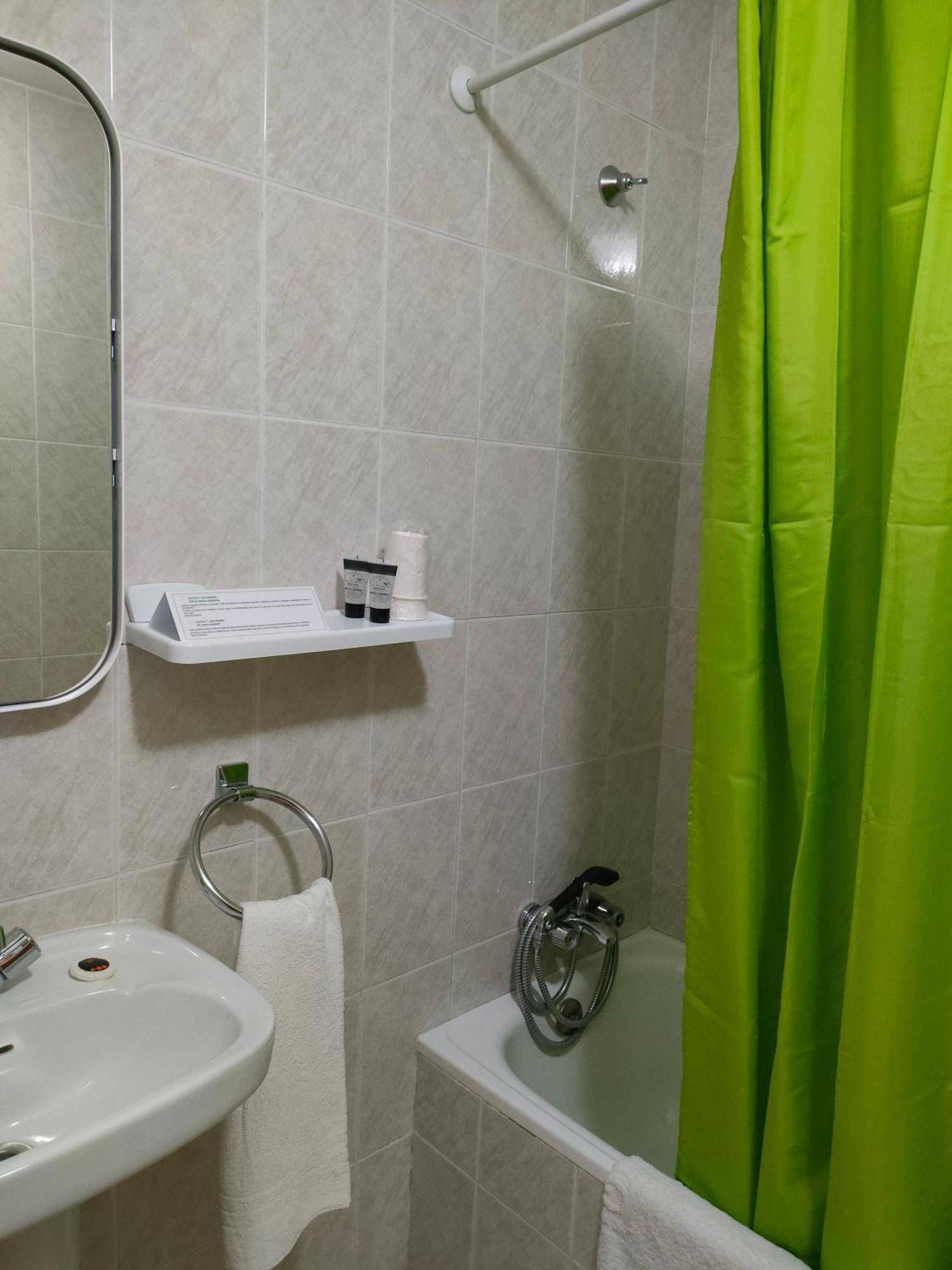 Hostal Los Pinares Lloret de Mar Zewnętrze zdjęcie
