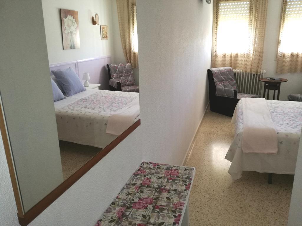 Hostal Los Pinares Lloret de Mar Zewnętrze zdjęcie