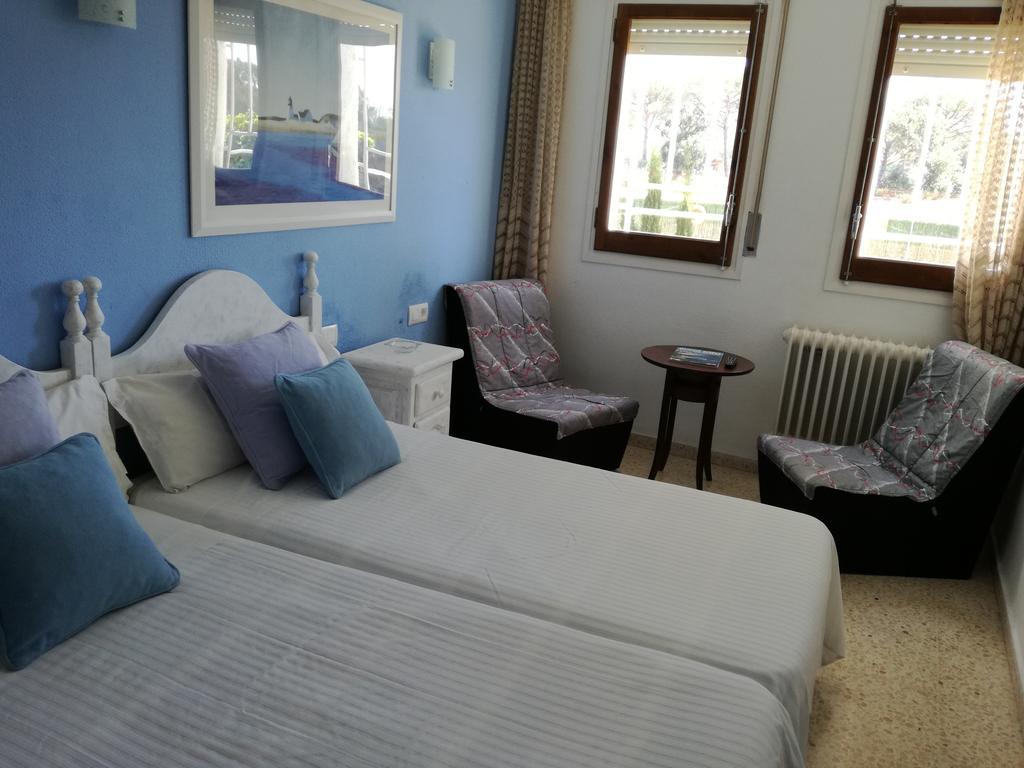 Hostal Los Pinares Lloret de Mar Zewnętrze zdjęcie
