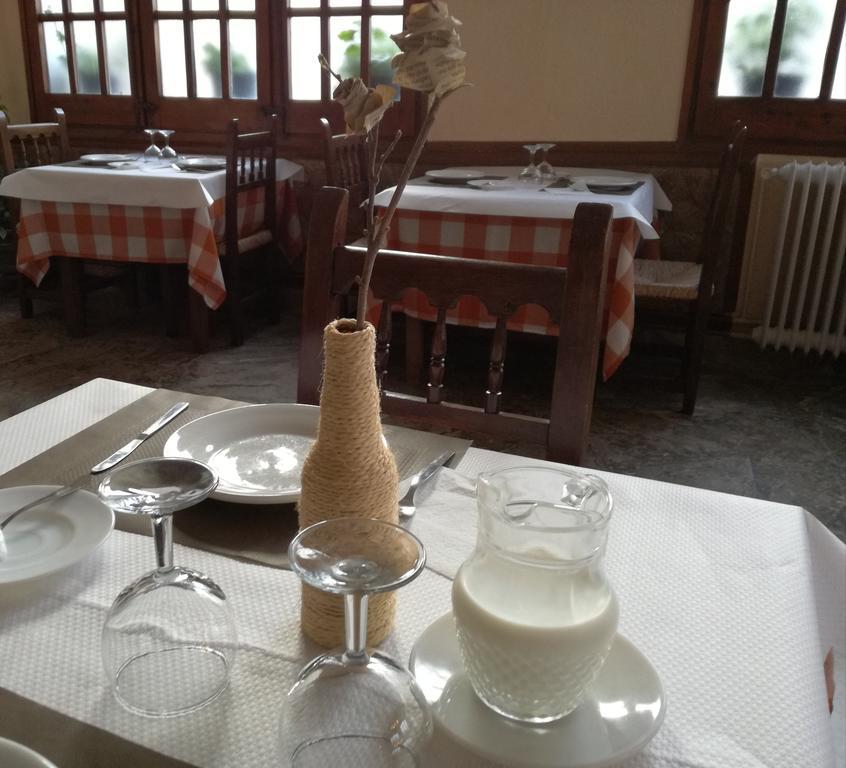 Hostal Los Pinares Lloret de Mar Zewnętrze zdjęcie