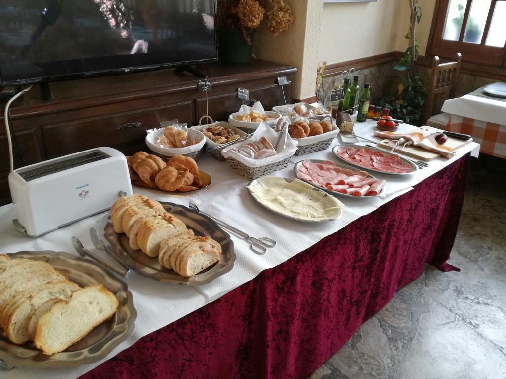Hostal Los Pinares Lloret de Mar Zewnętrze zdjęcie