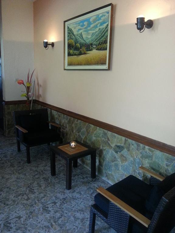 Hostal Los Pinares Lloret de Mar Zewnętrze zdjęcie